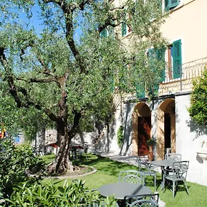 hotel-tiziana-garni.it-lombardy.com/